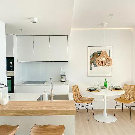 Amazing Sea Views - The Wave, Brand New Apartment