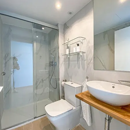 Amazing Sea Views - The Wave, Brand New