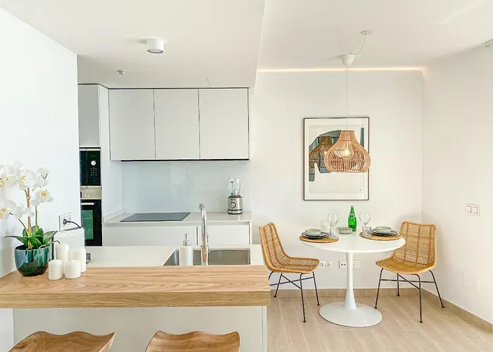 Amazing Sea Views - The Wave, Brand New Apartment