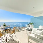 Amazing Sea Views - The Wave, Brand New Апартаменти *