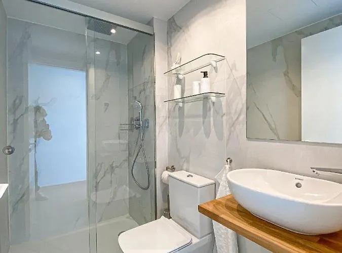 Amazing Sea Views - The Wave, Brand New